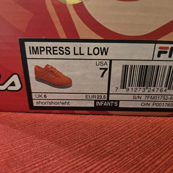 Fila Orange Sneakers for Kids. Basically, new, no stains, Ordors or scratches. - Picture 4 of 4